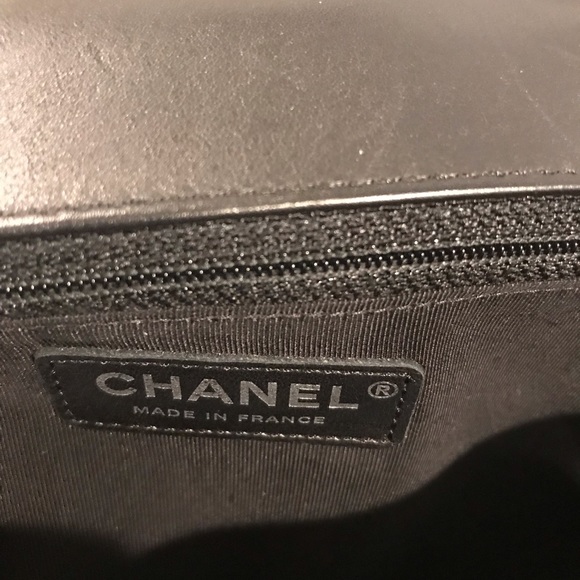 Additional photos. Chanel So Black Boy Bag. - Picture 4 of 8